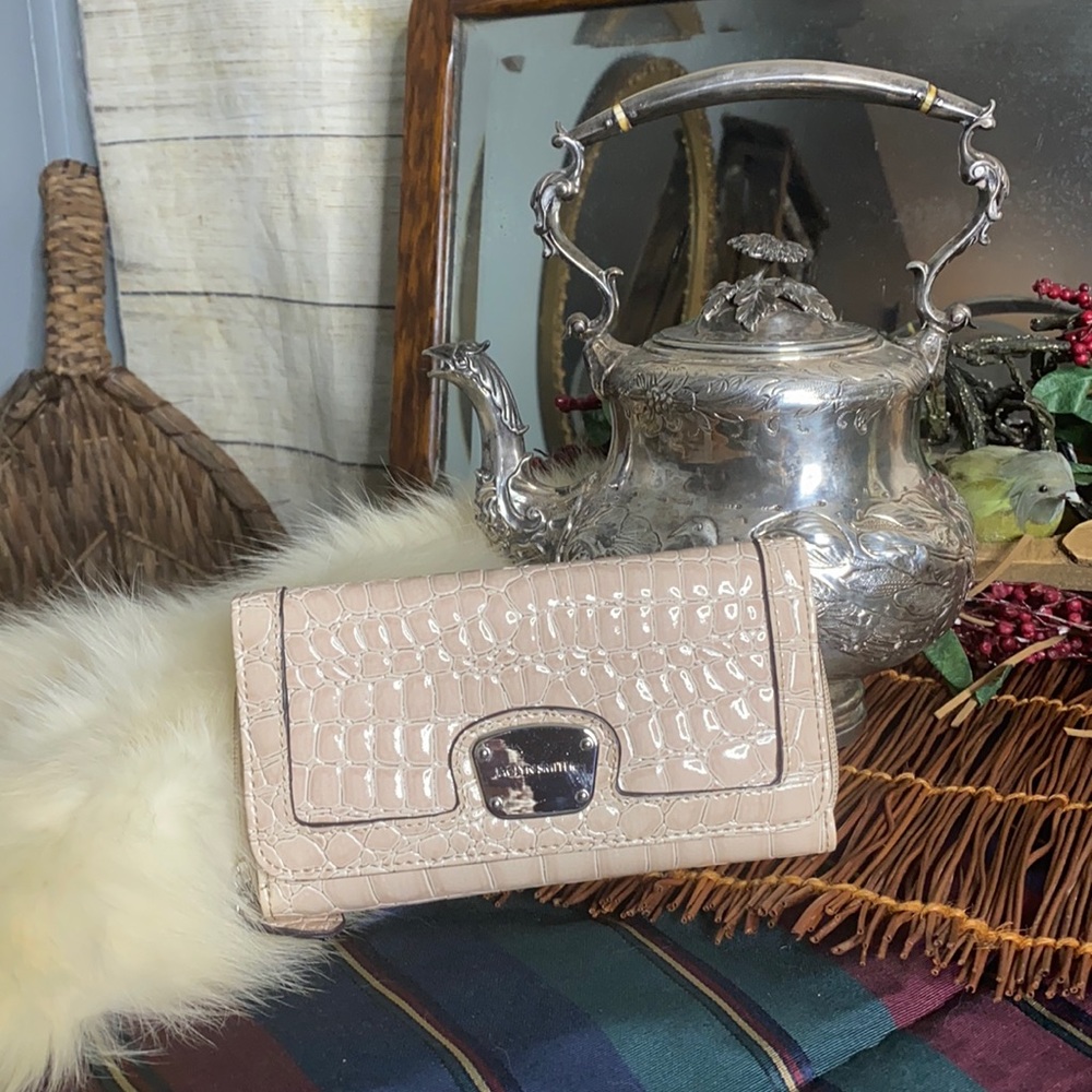 / Jacquelyn Smith Wallet